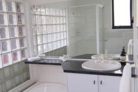 Beach Haven Poolside - Accommodation Cairns 0