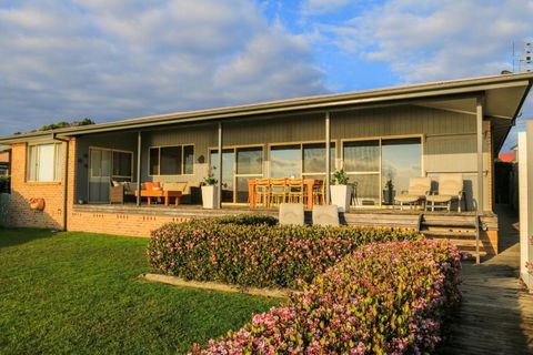 Bunkys By The Sea Holiday House - Accommodation Cairns 5