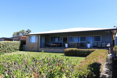 Bunkys By The Sea Holiday House - Accommodation Cairns 1