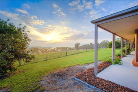 Lakeview - Accommodation Cairns 0