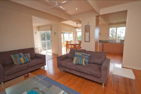 Nakarra - Accommodation Cairns 0