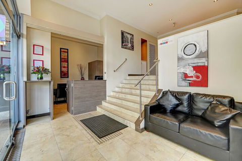 Best Western Plus Camperdown Suites - Accommodation Cairns 2
