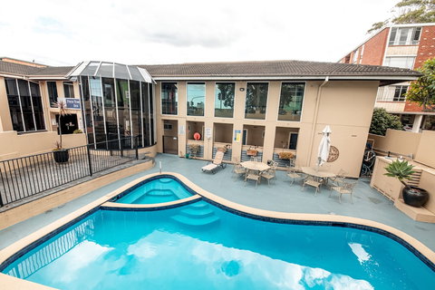 Twin Towers Inn - Accommodation Cairns 0