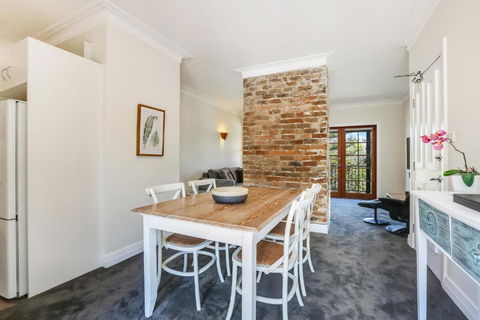 Bellevue Accommodation - Accommodation Cairns 4