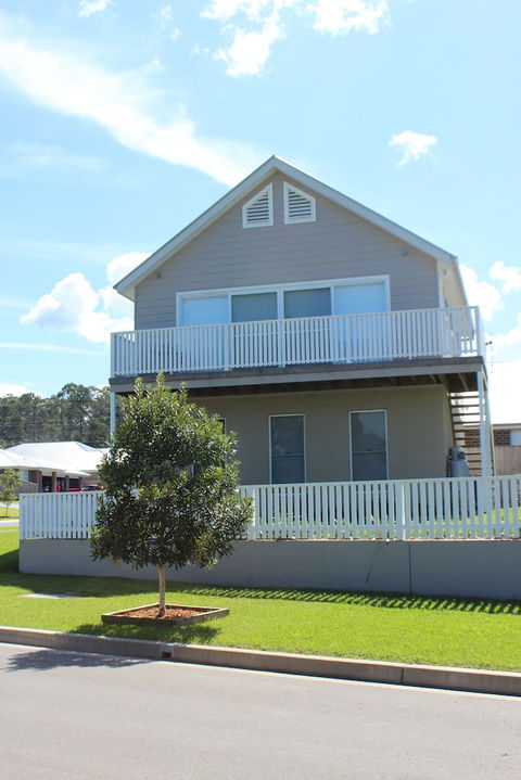 Red Waratah - Accommodation Cairns 6