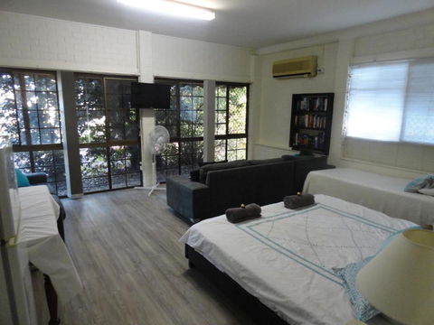 Cleveland B & B Private Studio Room - Accommodation Cairns 3