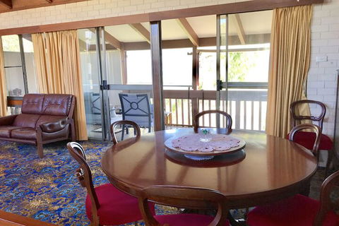 BeachFront Busselton - Accommodation Cairns 5