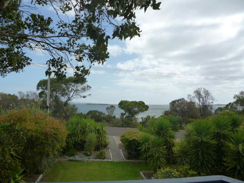 Island View 2 - Accommodation Cairns 3