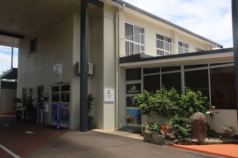 Barrier Reef Motel - Accommodation Cairns 2