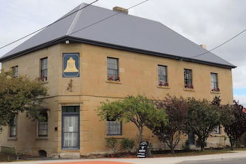 Blue Bell Inn - Accommodation Cairns 0