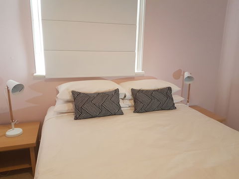 Newcastle Executive Homes - Cooks Hill Cottage - Accommodation Cairns 1