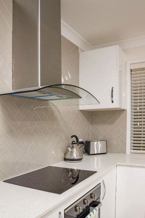 Brand New Executive Living - Accommodation Cairns 6