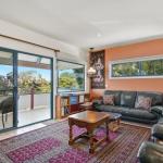 Black Dolphin Beach Penthouse - Accommodation Cairns 0