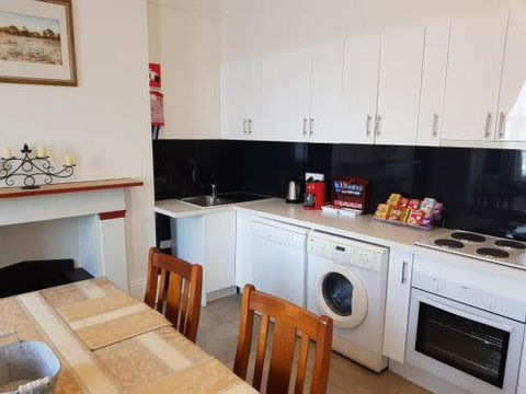 Blayney Post Office Bed & Breakfast - Accommodation Cairns 0