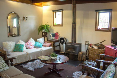 Billabong Cottage Bed & Breakfast - Accommodation Cairns 2