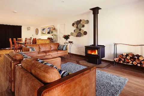 The Lodge Mapleton Falls - Accommodation Cairns 2