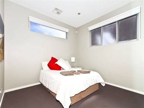 Ocean 180A - Accommodation Cairns 4