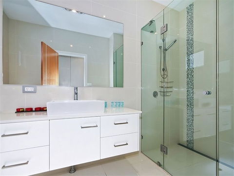Ocean 180A - Accommodation Cairns 0