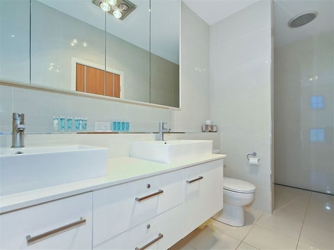Ocean 180A - Accommodation Cairns 1