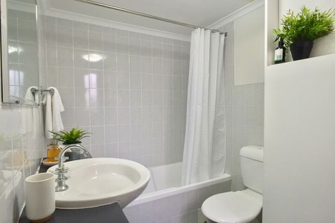Sydneys Rushcutters Bay Retreat - Accommodation Cairns 2