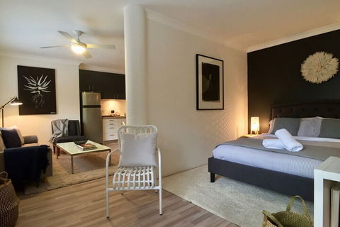 Sydneys Rushcutters Bay Retreat - Accommodation Cairns 6