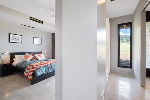 Bay Retreat - Accommodation Cairns 3