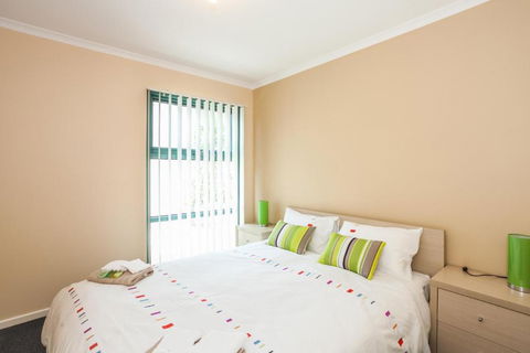 Anglesea River Apartments 2 Bed Unit 2 / 4 - Accommodation Cairns 3