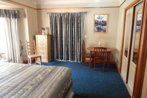 R On The Downs BnB & Spa Cottages - Accommodation Cairns 3