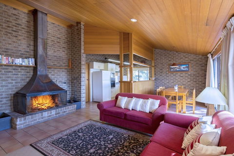 Bundilla 4- Townhouse With Free Wifi - Accommodation Cairns 3