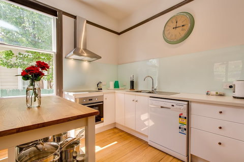 Rosehaven Cottage - Accommodation Cairns 2