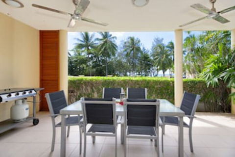 Peponi 2 - Beachfront Apartment - Accommodation Cairns 0