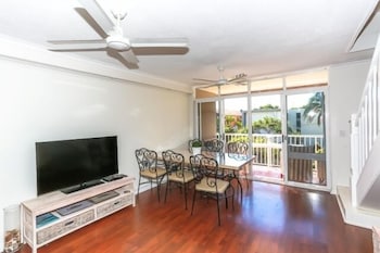 Taranaki - Accommodation Cairns 2