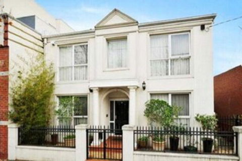 15 Charles Abbotsford Mansion - Hostel - Accommodation Cairns 0