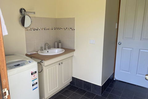 Manyat Peak Cottages - Accommodation Cairns 5