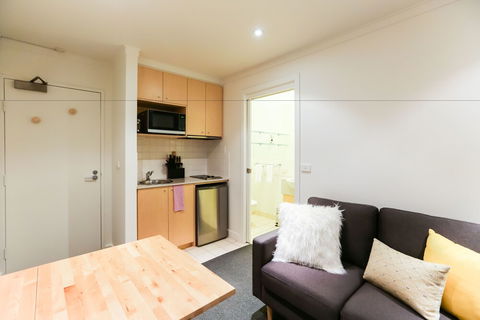WILLOW, Carlton Studio Apartment - Accommodation Cairns 1