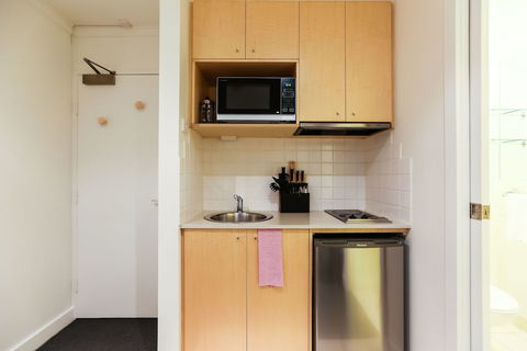WILLOW, Carlton Studio Apartment - Accommodation Cairns 3