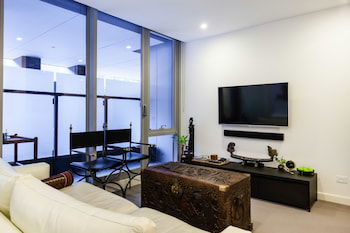 MATILDA, 1BDR South Yarra Apartment - Accommodation Cairns 0