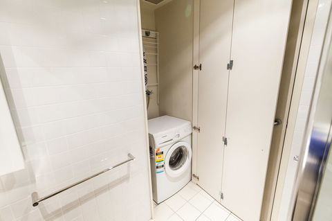 WESLEY, 2BDR Carlton Apartment - Accommodation Cairns 0