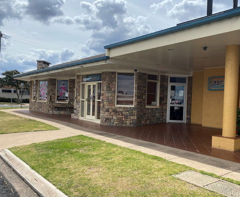 Horse And Jockey Hotel Motel - Accommodation Cairns 2
