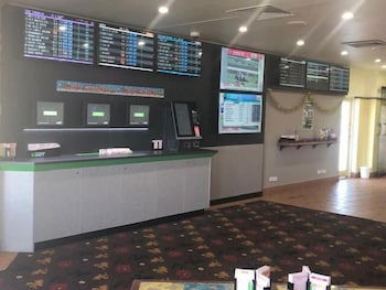 Horse And Jockey Hotel Motel - Accommodation Cairns 3