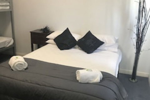 Tin Can Bay Budget Accommodation - Accommodation Cairns 0