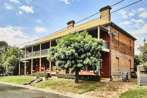 The Old Victoria - Accommodation Cairns 0
