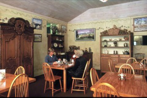Porongurup Village Inn Cottages - Accommodation Cairns 2
