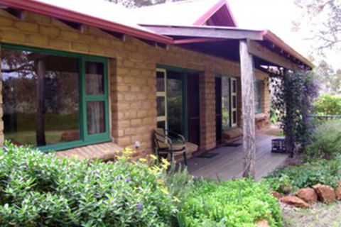 Porongurup Village Inn Cottages - Accommodation Cairns 4