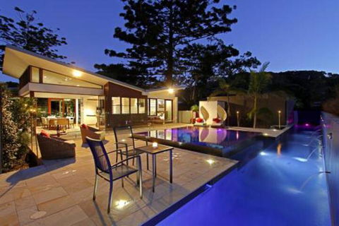 Barefoot At Broken - Accommodation Cairns 0