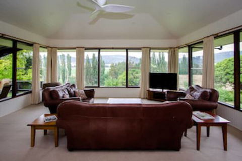 Stay In Mudgee - Accommodation Cairns 0