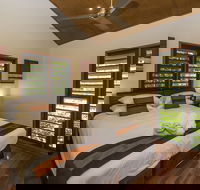 Pure Magnetic Villa 2 - Accommodation Cairns