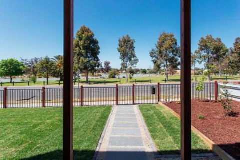 Bendigo Lakeside Accommodation - Accommodation Cairns 3