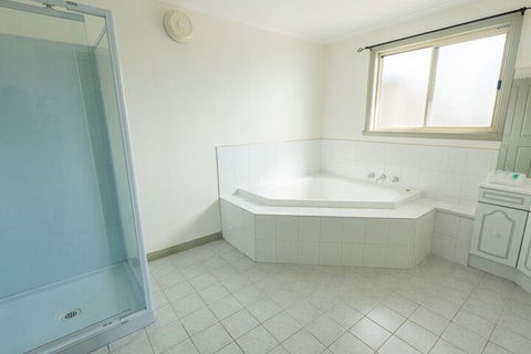 Hilltop Haven - Accommodation Cairns 2