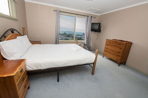 Hilltop Haven - Accommodation Cairns 6